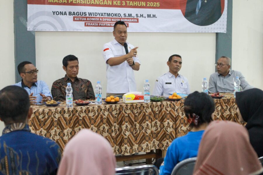 Surabaya Lawmaker Yona Bagus Widyatmoko Flags Misuse of Religious Building Addresses for ID Registration