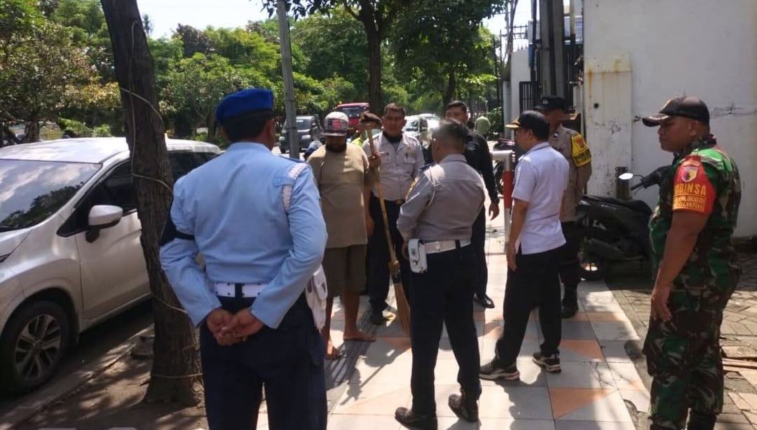 Disturbing! Surabaya City Government Cracks Down on Illegal Parking Attendants
