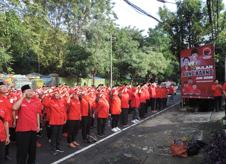 Surabaya PDIP Holds Solemn Flag Ceremony to Mark Pancasila Day 2025